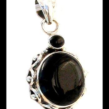 Pendentif argent et onyx – Bijoux indiens artisanaux