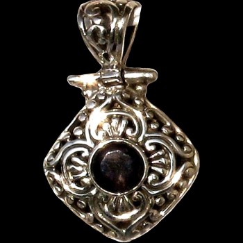 Bijoux indiens - Pendentif argent Iolite (Saphir d'Eau)