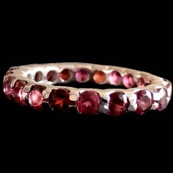 Bague argent rhodié Grenat naturel